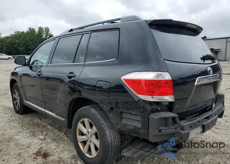 2013 Toyota Highlander Base z USA, uszkodzony, nr VIN 5TDBK3EH7DS194080